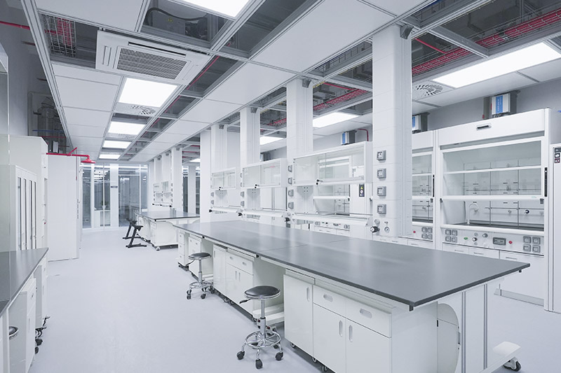 凤泉实验室革新：安全与科技的现代融合